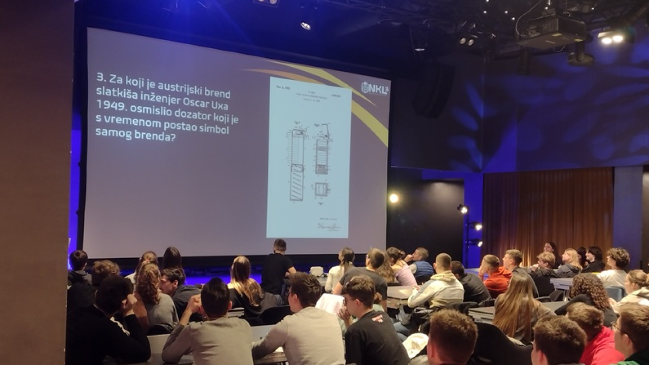 Drniški srednjoškolci za vikend u finalu Nacionalne kviz lige, gradska pub-kviz liga stigla do doigravanja