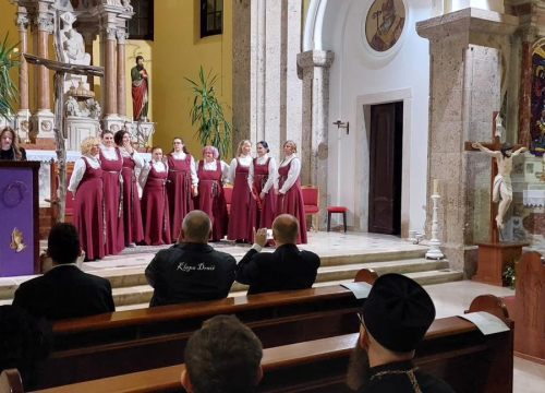 Fotografija 5 - Stoljetna tradicija pučkih korizmenih napjeva: Klape nastupile na korizmenom koncertu u Drnišu