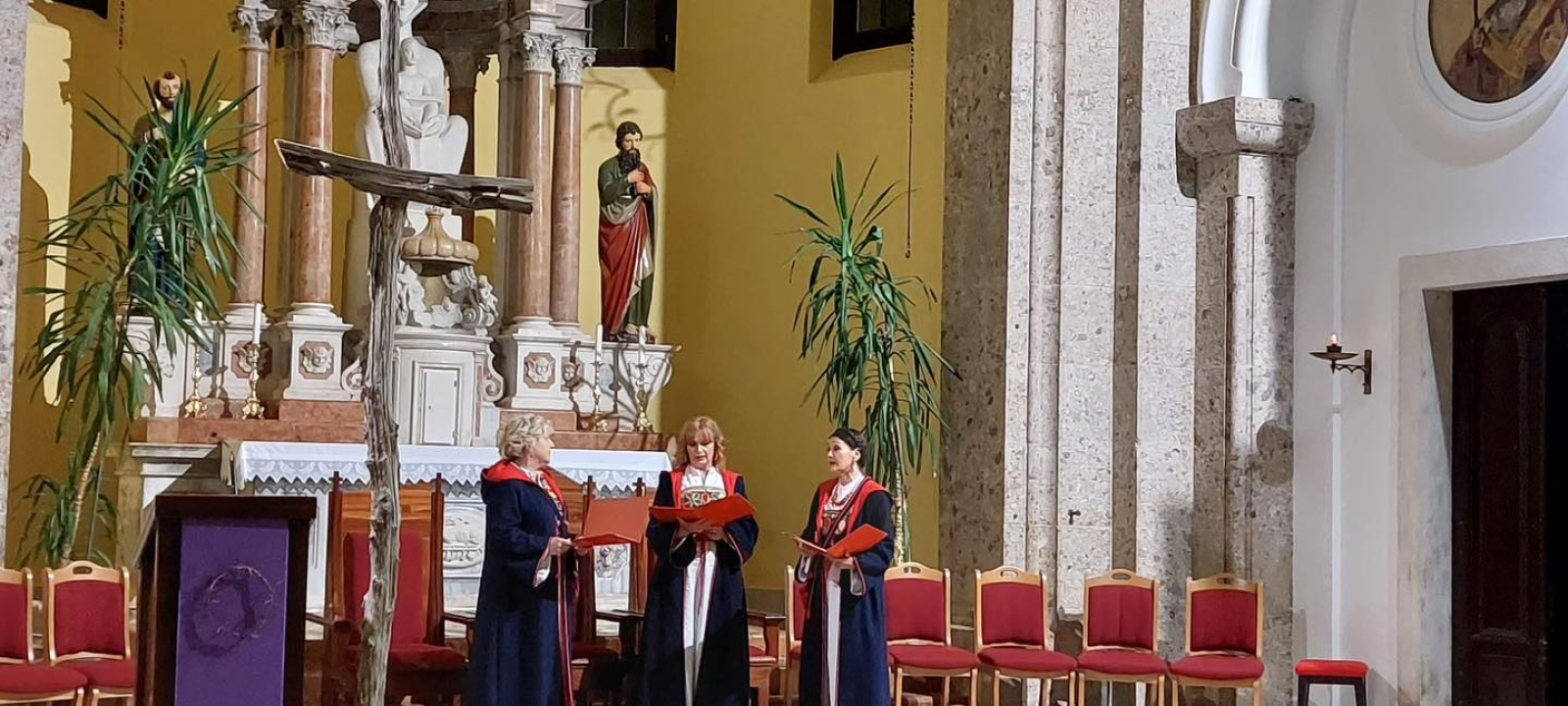 Stoljetna tradicija pučkih korizmenih napjeva: Klape nastupile na korizmenom koncertu u Drnišu