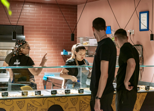 Fotografija 32 - FOTO U Pizzaholicu probajte rimsku pinsu i al taglio jer hrskavost mijenja pravila!