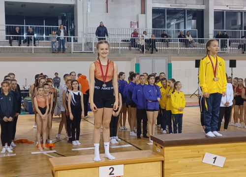 Fotografija 5 - FOTO: Gimnastičari Dišpeta nastupili u Solinu, u dvije konkurencije osvojili ekipnu prvu poziciju