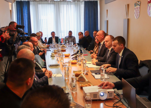 Fotografija 6 - Ministar Šipić u radnom posjetu Šibeniku: ‘Želimo stvoriti poticajno okruženje za obitelji’