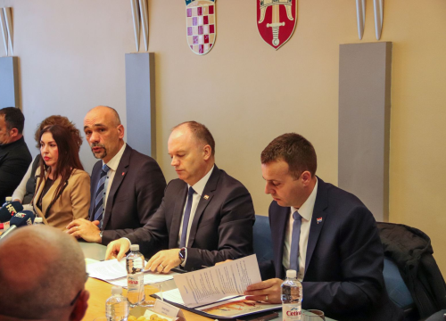 Fotografija 5 - Ministar Šipić u radnom posjetu Šibeniku: ‘Želimo stvoriti poticajno okruženje za obitelji’