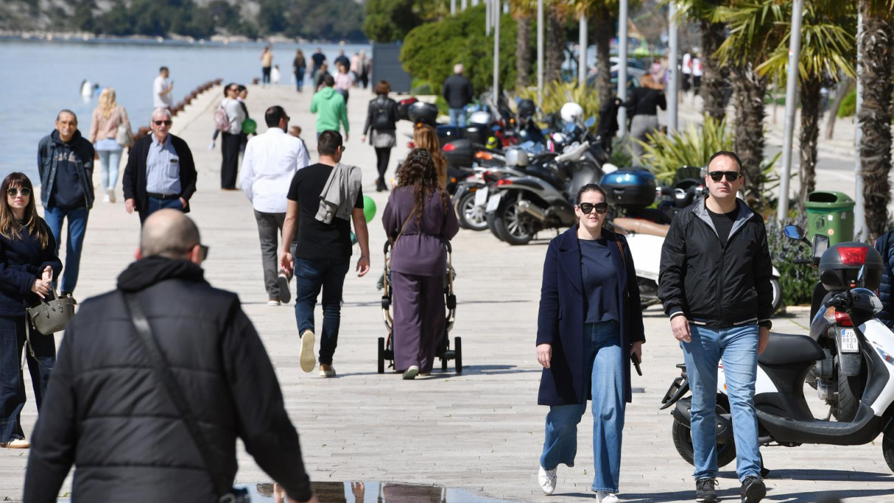 Dijelovi Hrvatske bore se s poplavama, a u Šibeniku danas sasvim drugačiji prizori