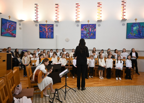 Fotografija 9 - Dječji zbor sa zagrebačke Knežije gostovao u Župi sv. Ante Padovanskog na Šubićevcu