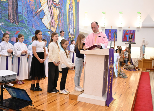 Fotografija 13 - Dječji zbor sa zagrebačke Knežije gostovao u Župi sv. Ante Padovanskog na Šubićevcu