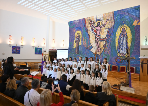 Fotografija 14 - Dječji zbor sa zagrebačke Knežije gostovao u Župi sv. Ante Padovanskog na Šubićevcu