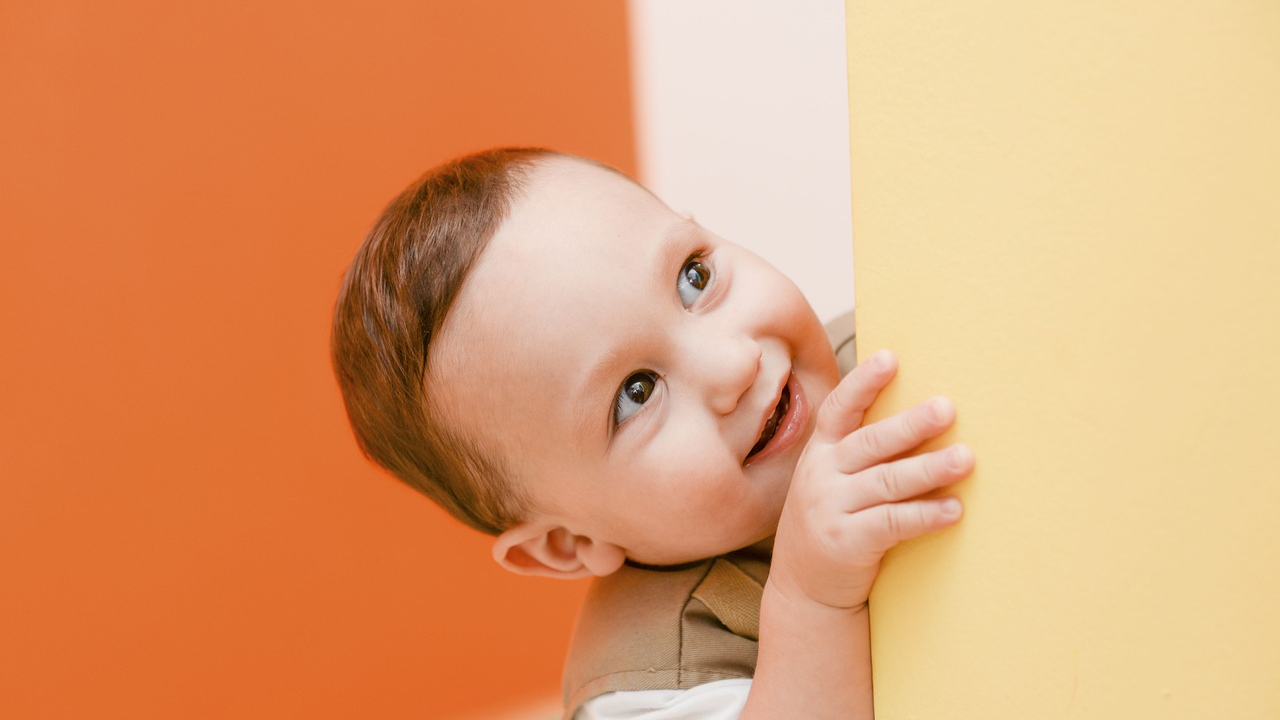 Kako preživjeti pomicanje sata s djecom? Savjetnica za spavanje ima jednostavan trik