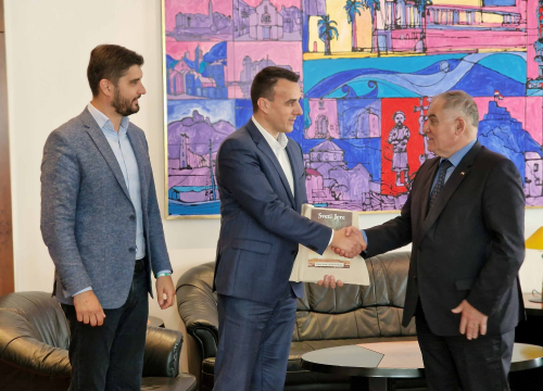 Fotografija 2 - Paško Rakić posjetio župana Splitsko-dalmatinske županije