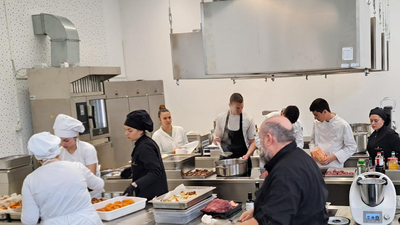 Fešta od okusa u Kistanjama oduševila ljubitelje autohtone gastronomije i zaključila uspješnu manifestaciju