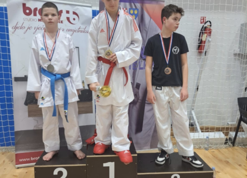 Fotografija 8 - FOTO: Karataši Osvita osvojili u Makarskoj 13 medalja, od toga tri zlata