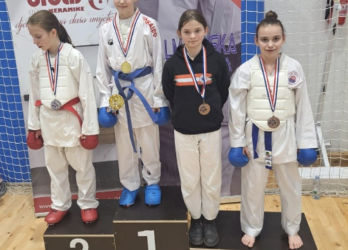 Fotografija 7 - FOTO: Karataši Osvita osvojili u Makarskoj 13 medalja, od toga tri zlata