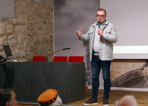 Fotografija 2 - Šibenska publika ispunila dvoranu na premijeri filma o biskupu Srećku Badurini