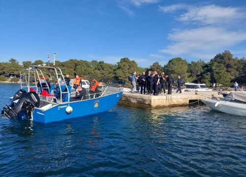 Fotografija 14 - Eko patrola u Šibeniku: Kongres zaključili čišćenjem podmorja u uvali Minerska