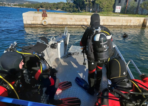 Fotografija 10 - Eko patrola u Šibeniku: Kongres zaključili čišćenjem podmorja u uvali Minerska