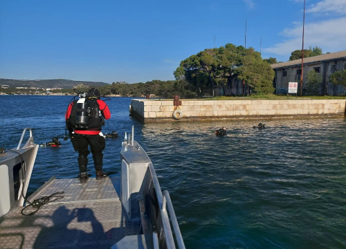 Fotografija 9 - Eko patrola u Šibeniku: Kongres zaključili čišćenjem podmorja u uvali Minerska