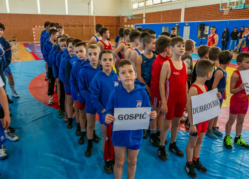 Fotografija 4 - FOTO: Dva šibenska hrvačka kluba na Prvenstvu Jadranske regije s nizom ekipnih titula i 25 pojedinačnih naslova