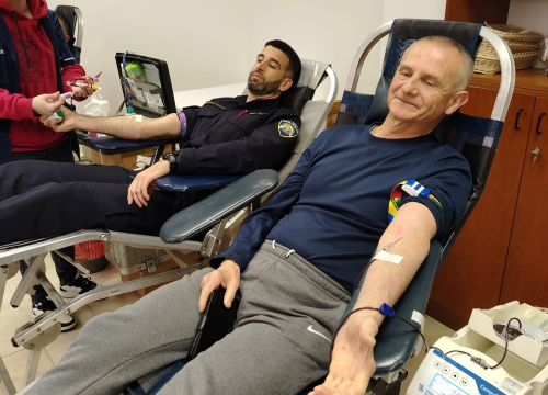 Fotografija 5 - Policijski službenici ponovo pokazali humanost u današnjoj akciji darivanja krvi