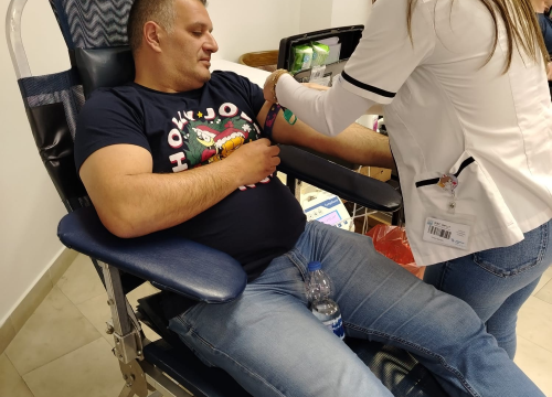 Fotografija 4 - Policijski službenici ponovo pokazali humanost u današnjoj akciji darivanja krvi