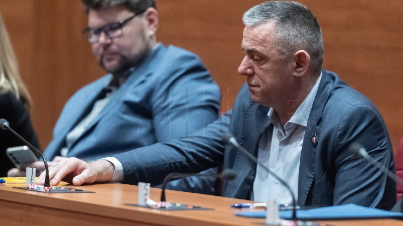 Većina zastupnika podržala uklanjanje spomenika koji veličaju agresiju na RH