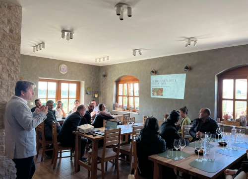 Fotografija 1 - 'Autohtone sorte i značajna vina Šibensko-kninske županije': Održana radionica u Vinariji Baraka