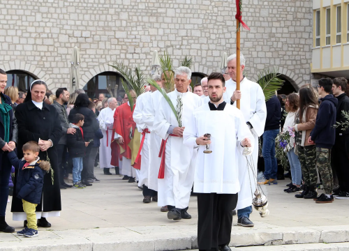 Biskup Tomislav Rogić predvodit će misu na Cvjetnicu