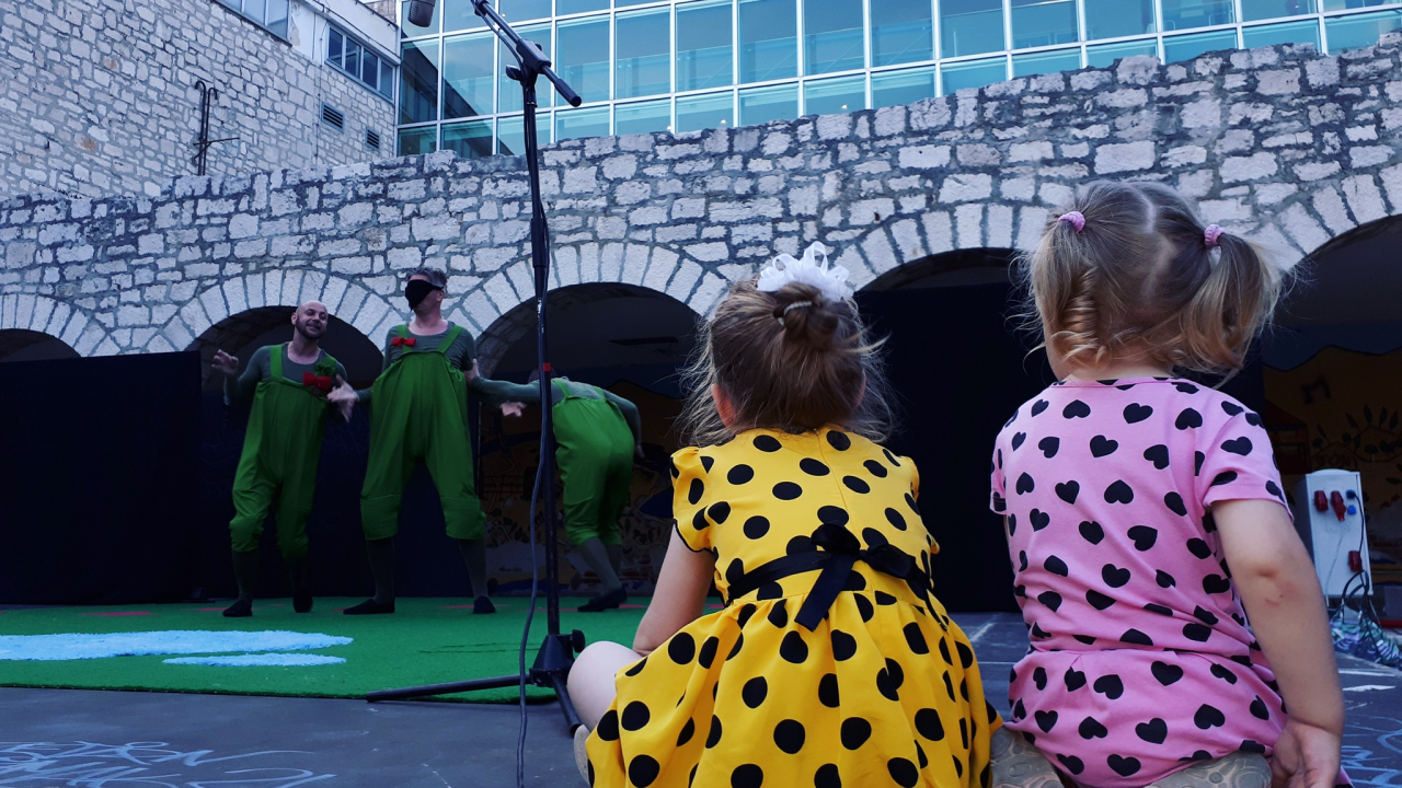 Navodno ste imali sretno djetinjstvo ako imate ove četiri osobine