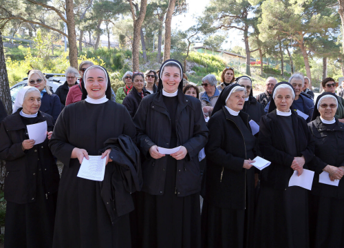 Fotografija 15 - U duhu zajedništva i obitelji: Vjernici Šibenika križnim putem pješačili do Baronea