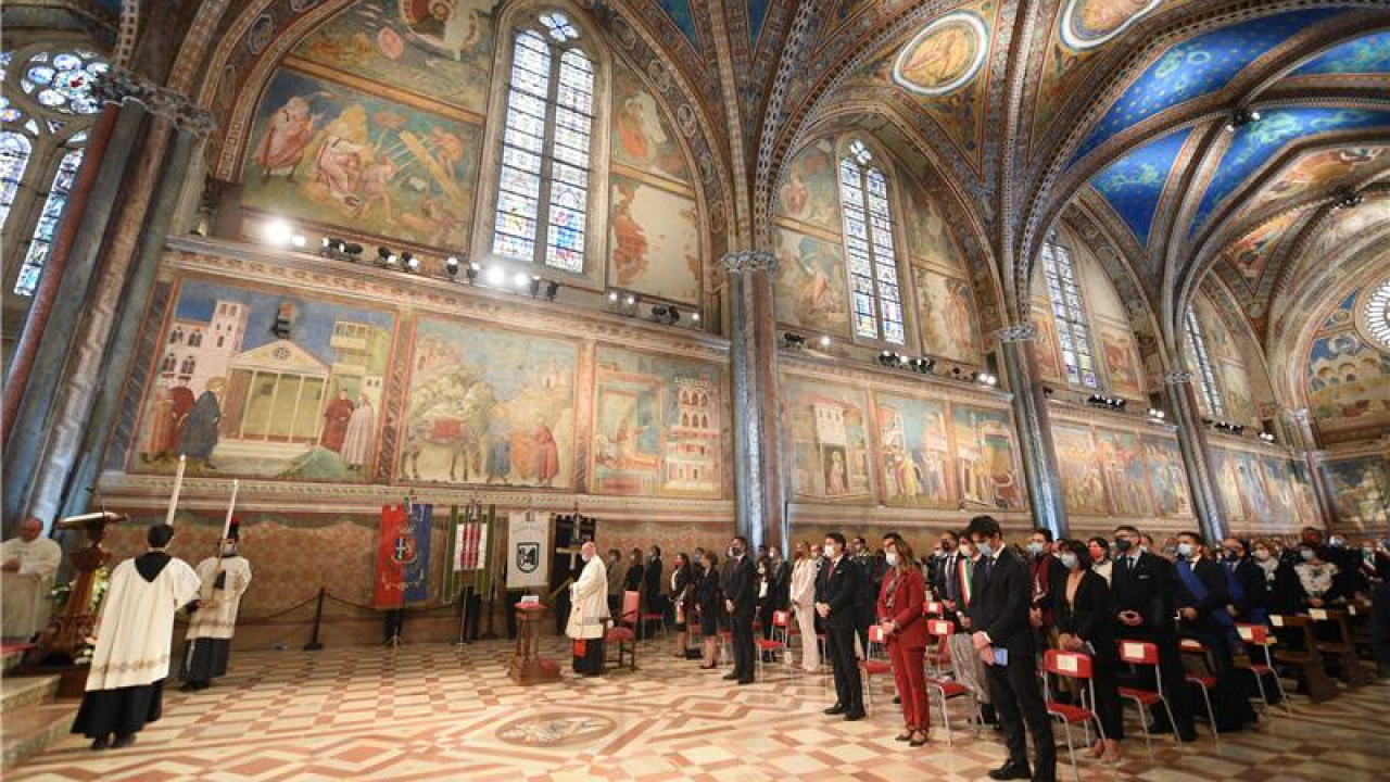 Hodočasnici hrle u Italiju na grob uskoro prvog sveca milenijalca