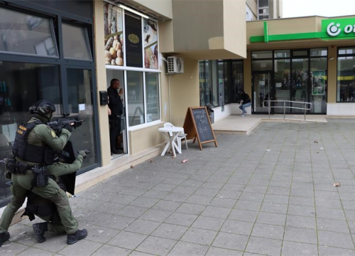 Fotografija 4 - Policajci danas u Šibeniku pokazali svoju 'moć'