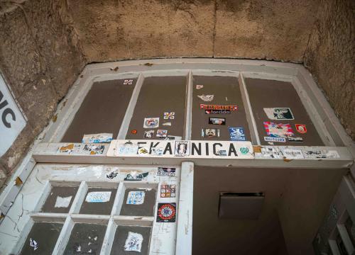 Fotografija 7 - Vlakom od Šibenika do Perkovića: 'Koliko para toliko i muzike, al i dalje nam je draži od busa'