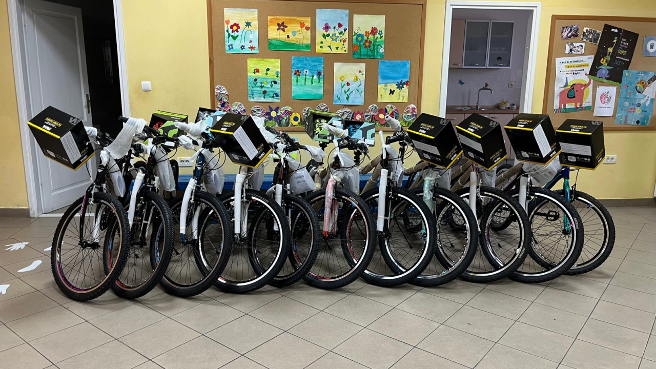 Petu godinu zaredom tribunjski četvrtaši dobili bicikle: 'Djeco, vozite se, veselite se, budite oprezni..'