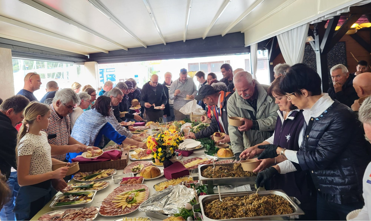FOTO Ne propustite Uskrsni ponedjeljak u Skradinu: Blagdanski domjenak, fritaja i zvuci gitare