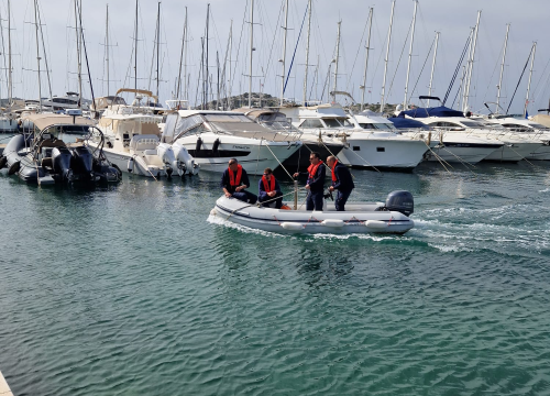 Fotografija 2 - Vatrogasci u Marini Tribunj zajedničkim snagama profesionalno ugasili požar