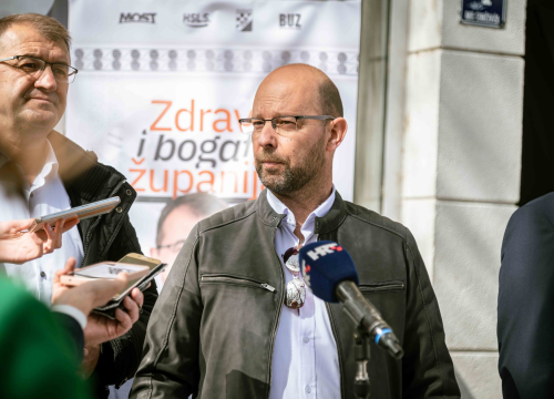 Fotografija 4 - Kandidati u Šibeniku krenuli u prikupljanje potpisa za lokalne izbore