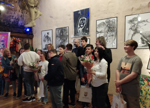 Zvonimir Vila i njegovi 'Vilenjaci' napunili Azimut: Otvorena izložba radova djece iz Centra 'Šubićevac'