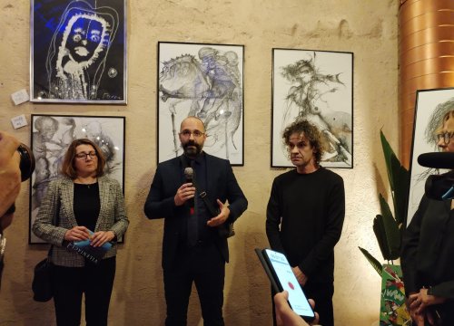 Fotografija 30 - Zvonimir Vila i njegovi 'Vilenjaci' napunili Azimut: Otvorena izložba radova djece iz Centra 'Šubićevac'