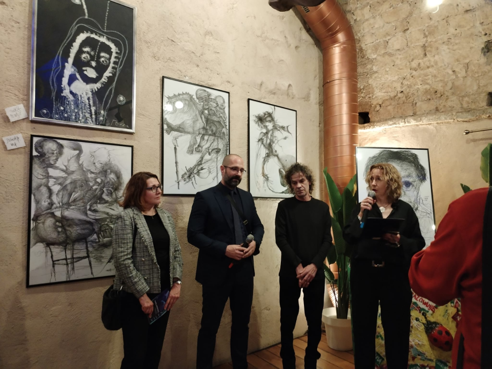 Zvonimir Vila i njegovi 'Vilenjaci' napunili Azimut: Otvorena izložba radova djece iz Centra 'Šubićevac'