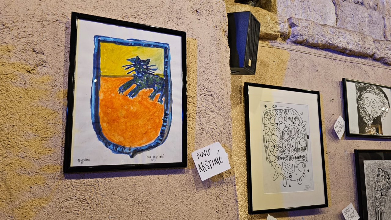 Zvonimir Vila i njegovi 'Vilenjaci' napunili Azimut: Otvorena izložba radova djece iz Centra 'Šubićevac'