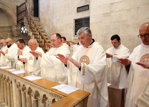 Fotografija 3 - Održana misa posvete ulja u katedrali sv. Jakova
