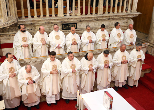 Fotografija 21 - Održana misa posvete ulja u katedrali sv. Jakova