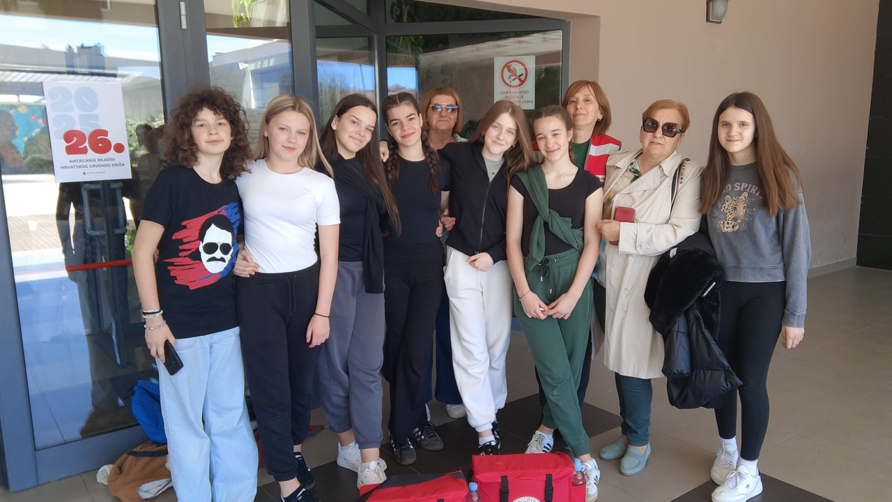 Mladi iz Crvenog križa Drniš osvojili prvo mjesto na međužupanijskom natjecanju
