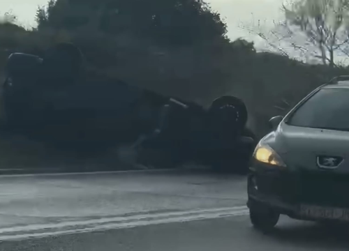Na šibenskoj obilaznici automobil se okrenuo na krov. Jedna osoba prevezena u bolnicu