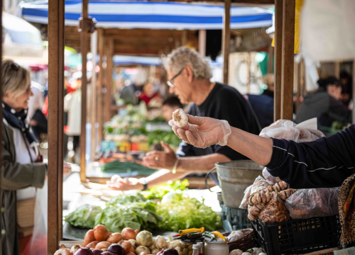 Fotografija 19 - Veliki petak na šibenskoj pijaci: Traži se meso i zelenje, na peškariji nema gužve