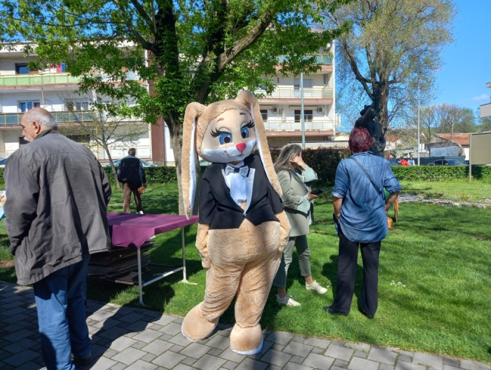 Uskrsni sajam u Kninu okupio brojne posjetitelje