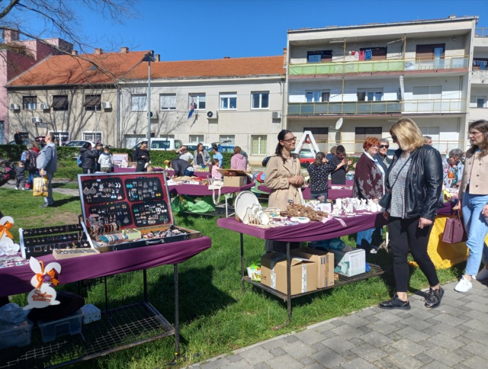 Uskrsni sajam u Kninu okupio brojne posjetitelje