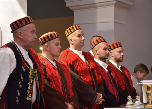 Fotografija 8 - Župljani Marijina Uznesenja i ove godine uprizorili čuvanje Kristova groba