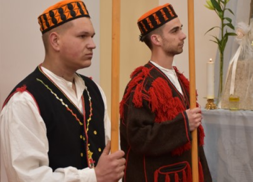 Fotografija 3 - Župljani Marijina Uznesenja i ove godine uprizorili čuvanje Kristova groba