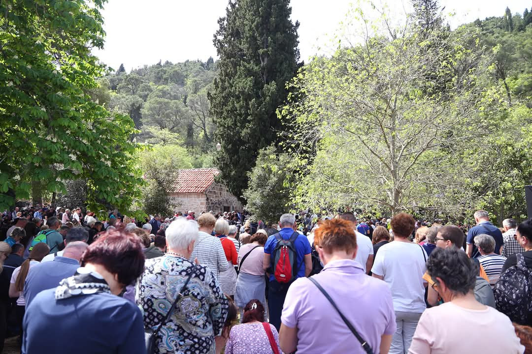 Uskrsno slavlje na Krki okupilo vjernike iz cijele Hrvatske