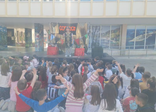 Fotografija 2 - Predstava 'Eko Jeka i čarobna planeta' oduševila šibenske predškolce